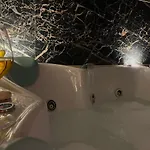 شقة Wineexperience- Wine&jacuzzi