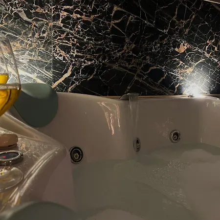 Apartament Wineexperience- Wine&jacuzzi
