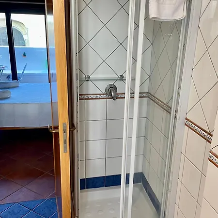 Wineexperience- Wine&jacuzzi Apartman *